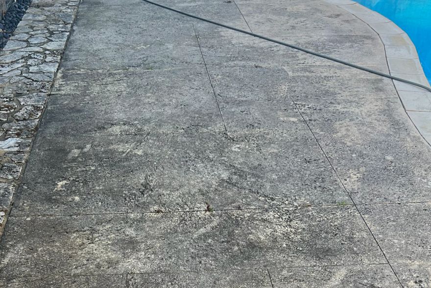 Around a pool: before