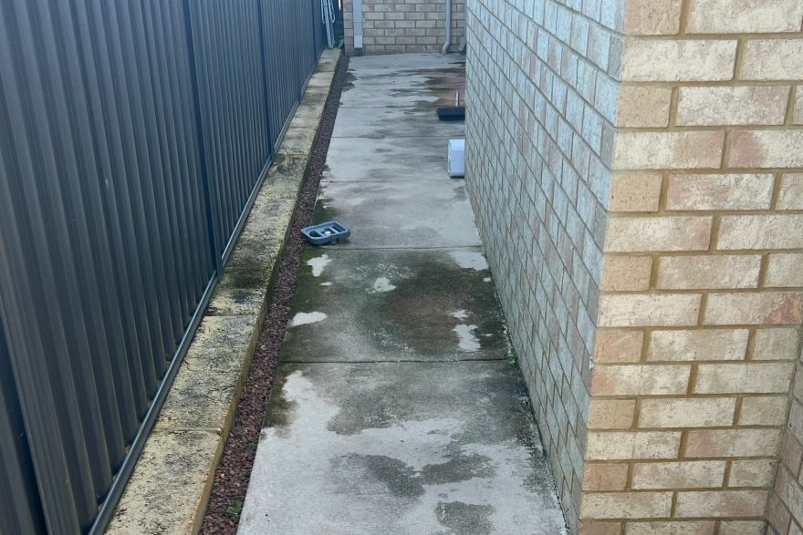 Before and after cleaning on liquid limestone: before