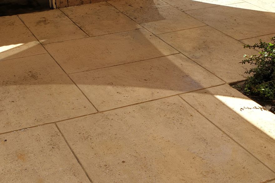 Before and after cleaning on liquid limestone: after