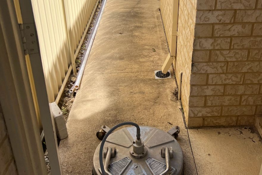 Before and after cleaning on liquid limestone: before