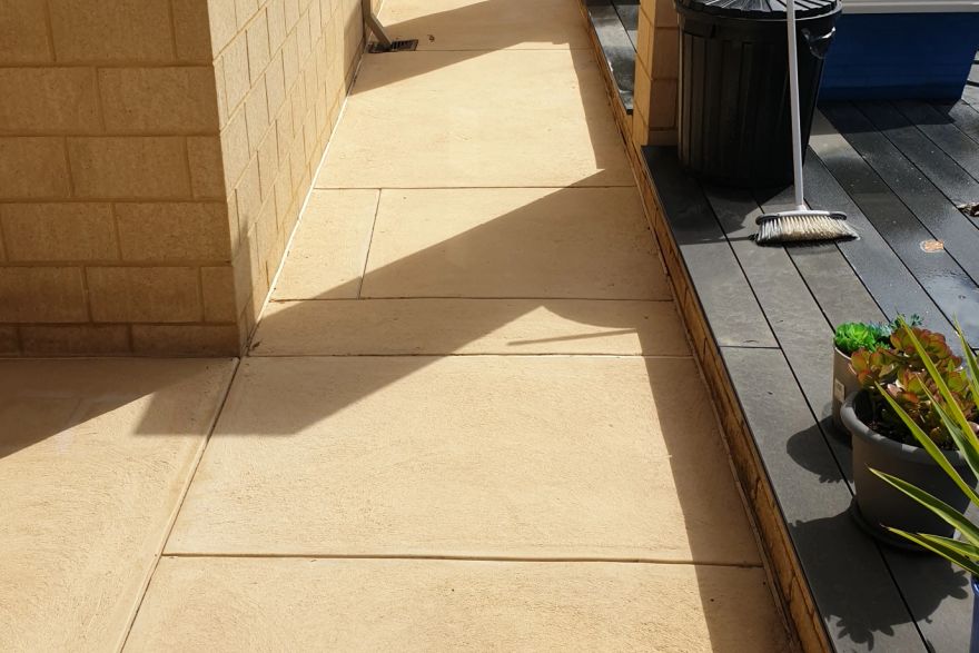 Before and after cleaning on liquid limestone: after