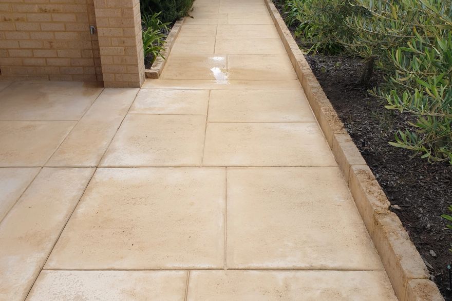 Before and after cleaning on liquid limestone · Path: after