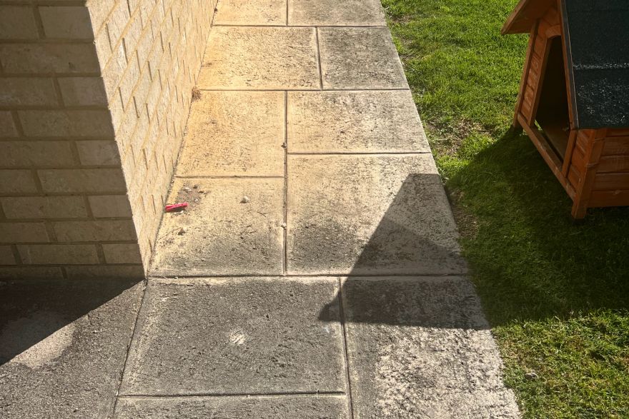 Before and after cleaning on liquid limestone: before