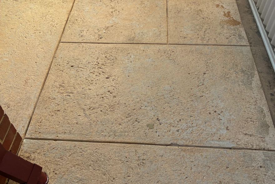 Before and after cleaning on liquid limestone: after