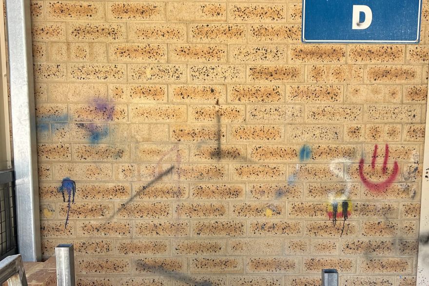 Before and after graffiti: before