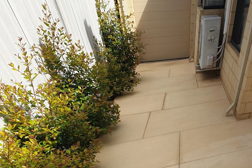 Before and after cleaning on liquid limestone: after