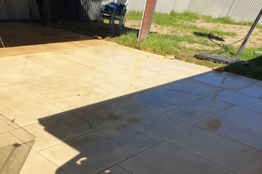 Before and after cleaning on liquid limestone: after