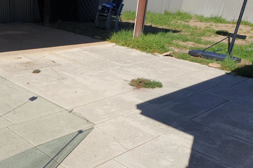Before and after cleaning on liquid limestone: before