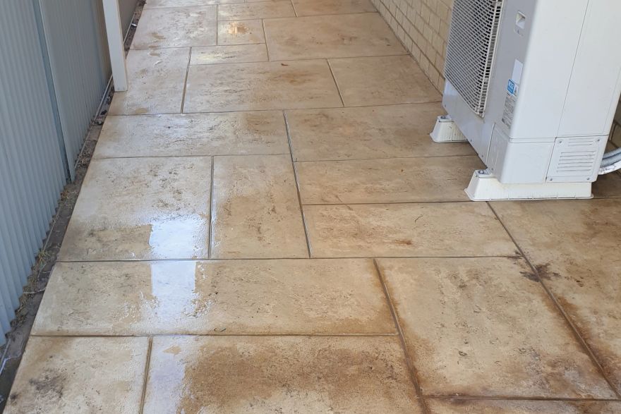 Before and after cleaning on liquid limestone · Path: after