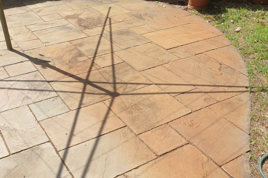 Before and after rust / bore stains on natural stone: before
