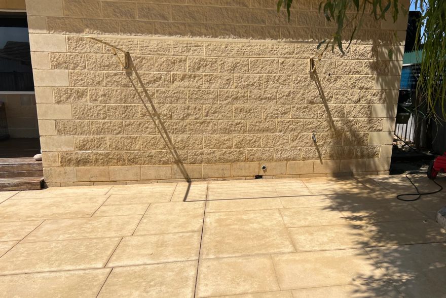 Before and after cleaning on liquid limestone: after