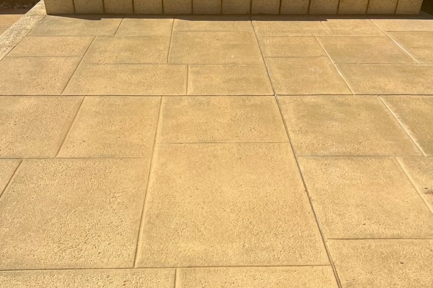 Before and after cleaning on liquid limestone: after