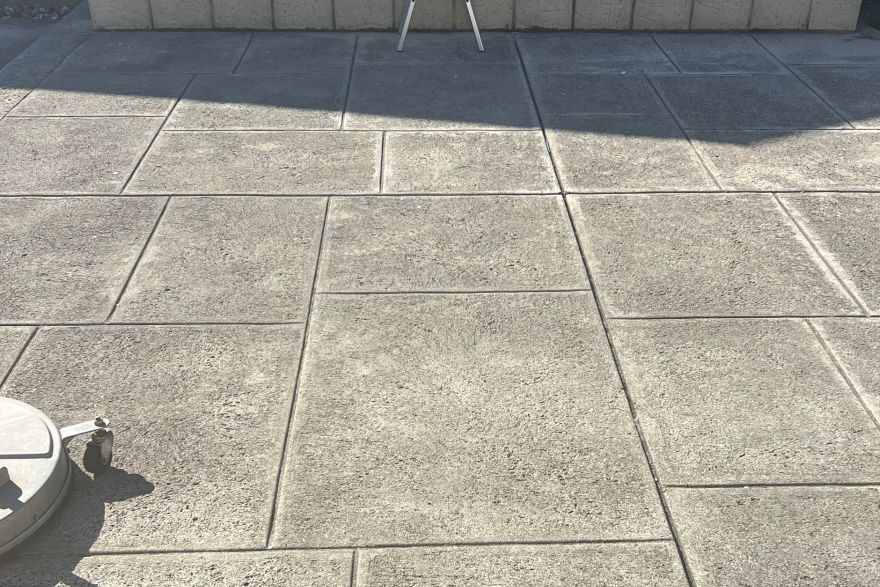 Before and after cleaning on liquid limestone: before