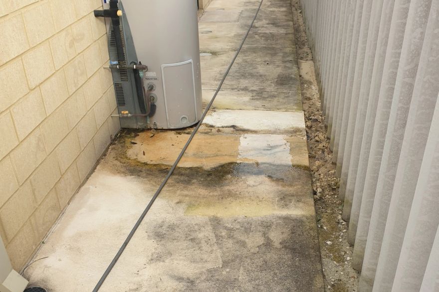 Before and after cleaning on liquid limestone: before