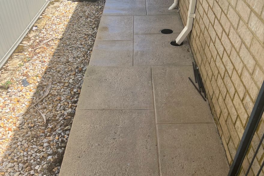 Before and after cleaning on liquid limestone: after