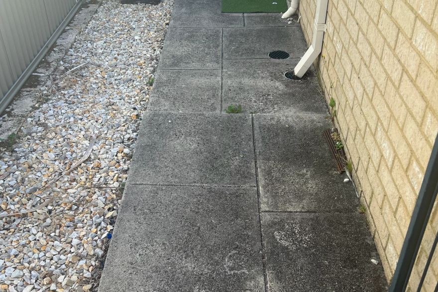 Before and after cleaning on liquid limestone: before