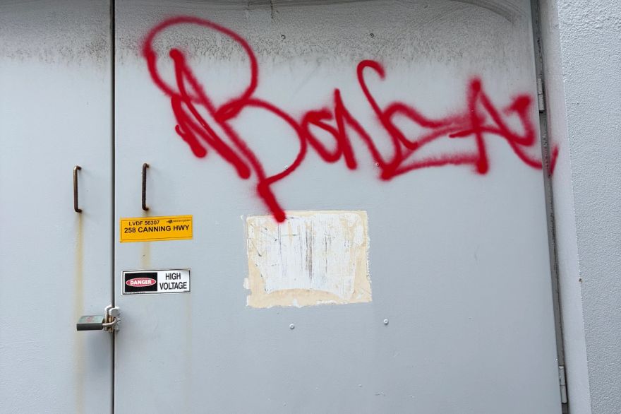 Before and after graffiti: before