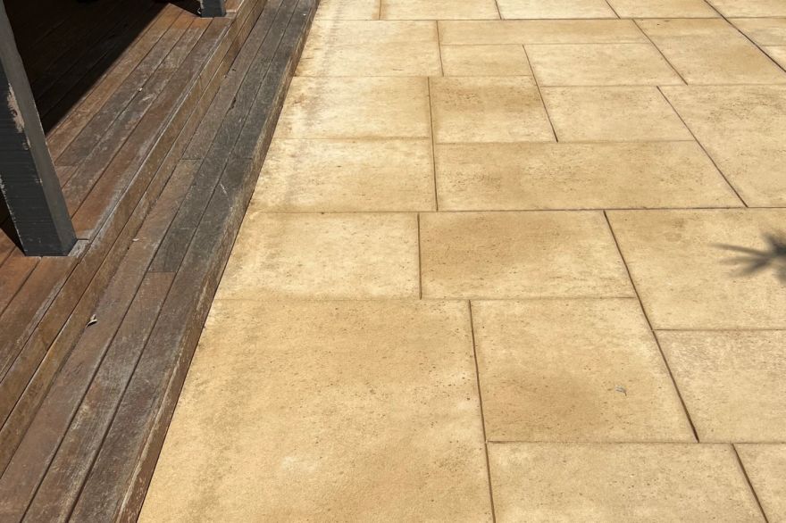 Before and after cleaning on liquid limestone: after