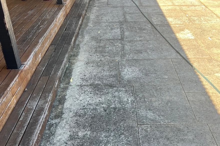 Before and after cleaning on liquid limestone: before