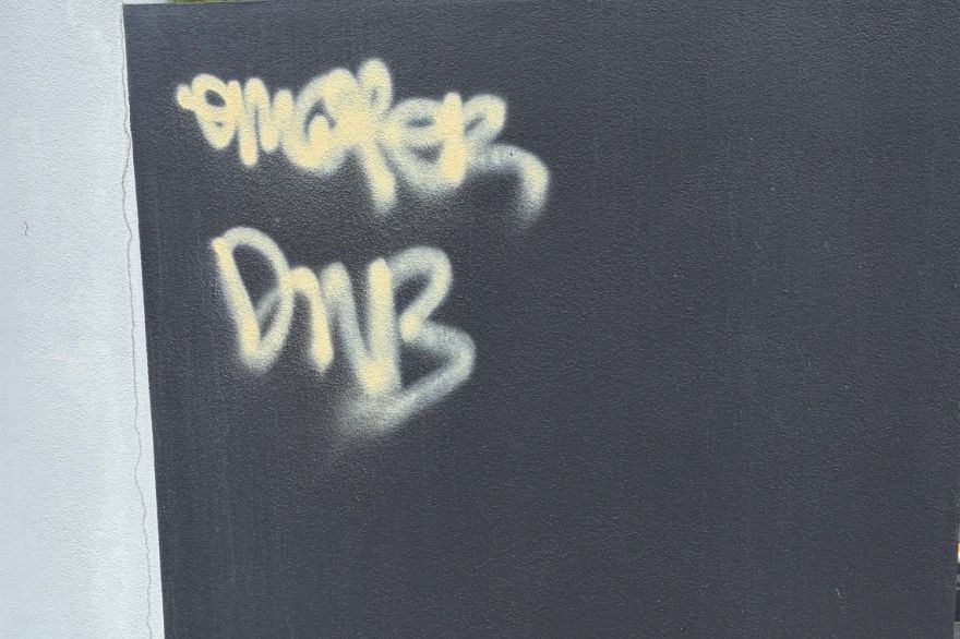 Before and after graffiti: before