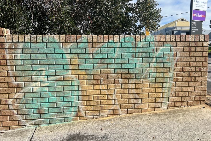 Before and after graffiti: before