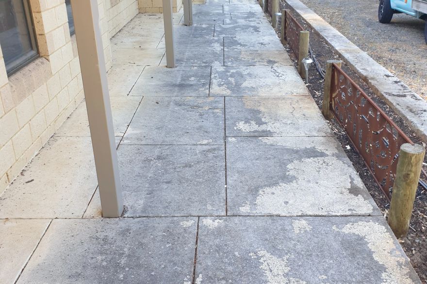 Before and after cleaning on liquid limestone: before