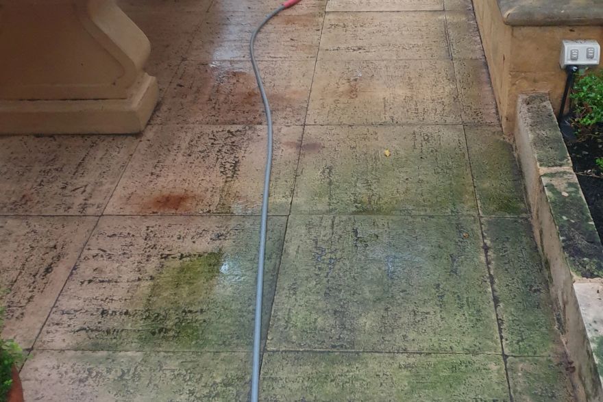 Before and after cleaning on liquid limestone: before