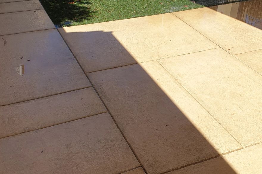 Before and after cleaning on liquid limestone · Patio / alfresco: after