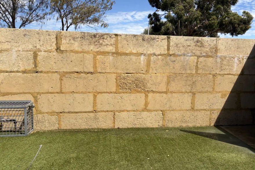 Graffiti removal: after