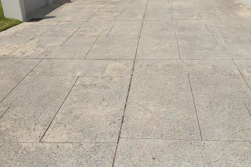 Liquid limestone cleaning: before